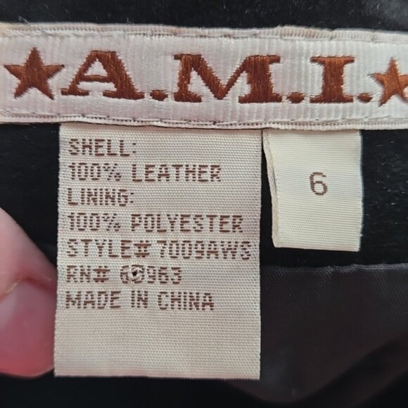 A.M.I. Elegant Black Suede Maxi Skirt - Picture 7 of 8